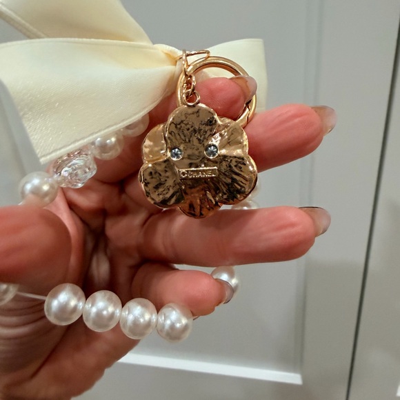 CHANEL (Novelty/GWP) Beige and Light Blue Plaid Tote - Picture 11 of 14